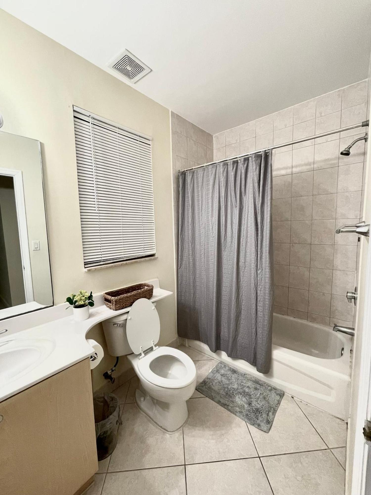 Private Bedroom In Miami - Coral Gables 601 외부 사진