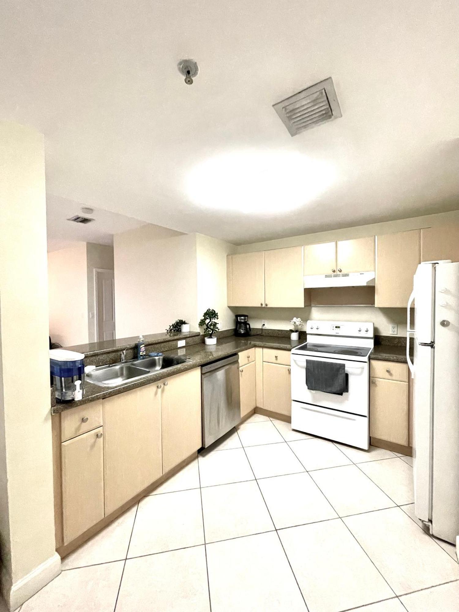Private Bedroom In Miami - Coral Gables 601 외부 사진